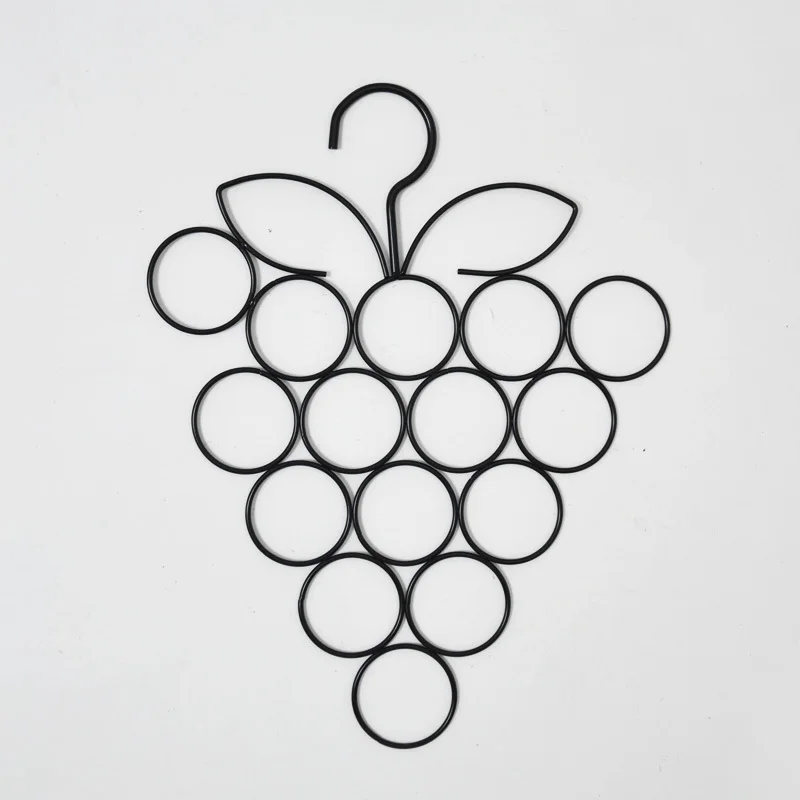 Fashionable Black Leaf Design Scarf Holder