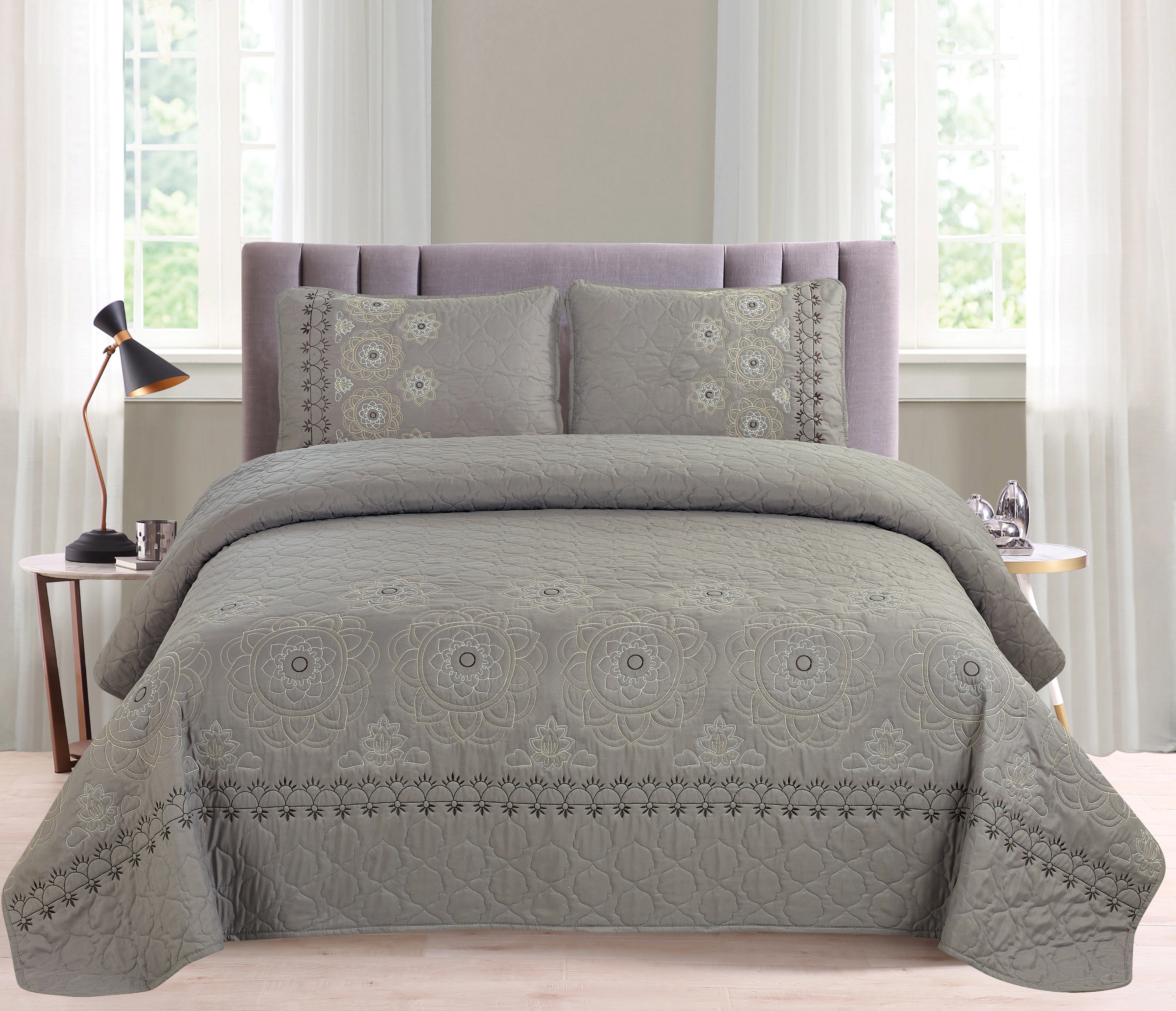 Luxury embroidery quilt 3pc set