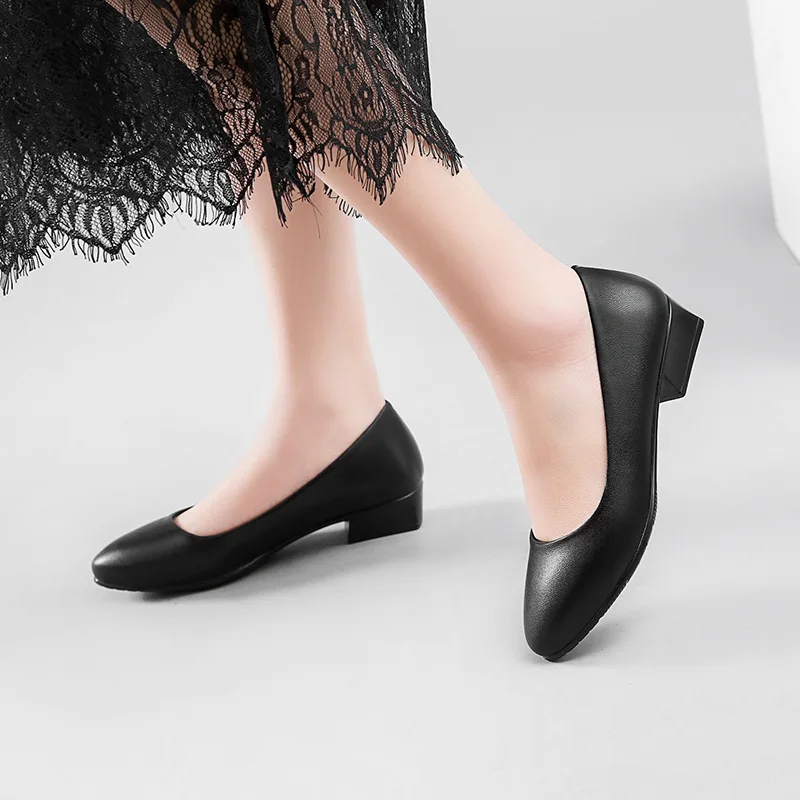 Factory custom Lady leather shoes best quality High heels for women in the workplace large size stewardess shoes