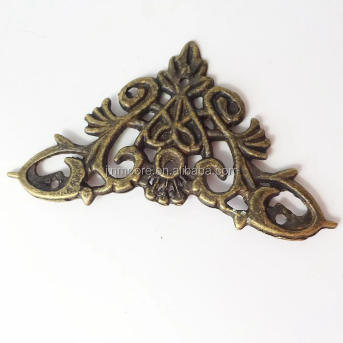 MC06 Antique Box Metal Corner Protectors Guard Edge Decorative