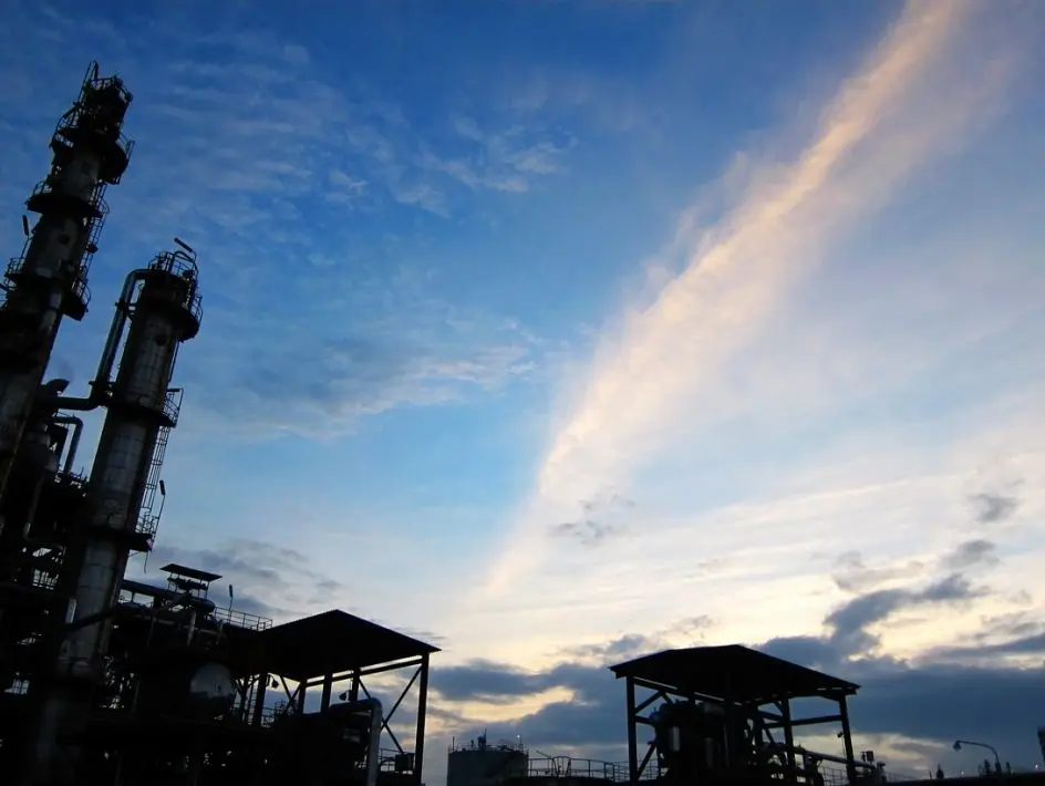 
High Purity White Mineral Oil 8012-95-1/8042-47-5 Cheap Price Manufacturer Supply Export Cosmetics Chemical Agent For Sell 