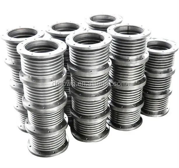 Expansion joint/small engine exhaust pipe