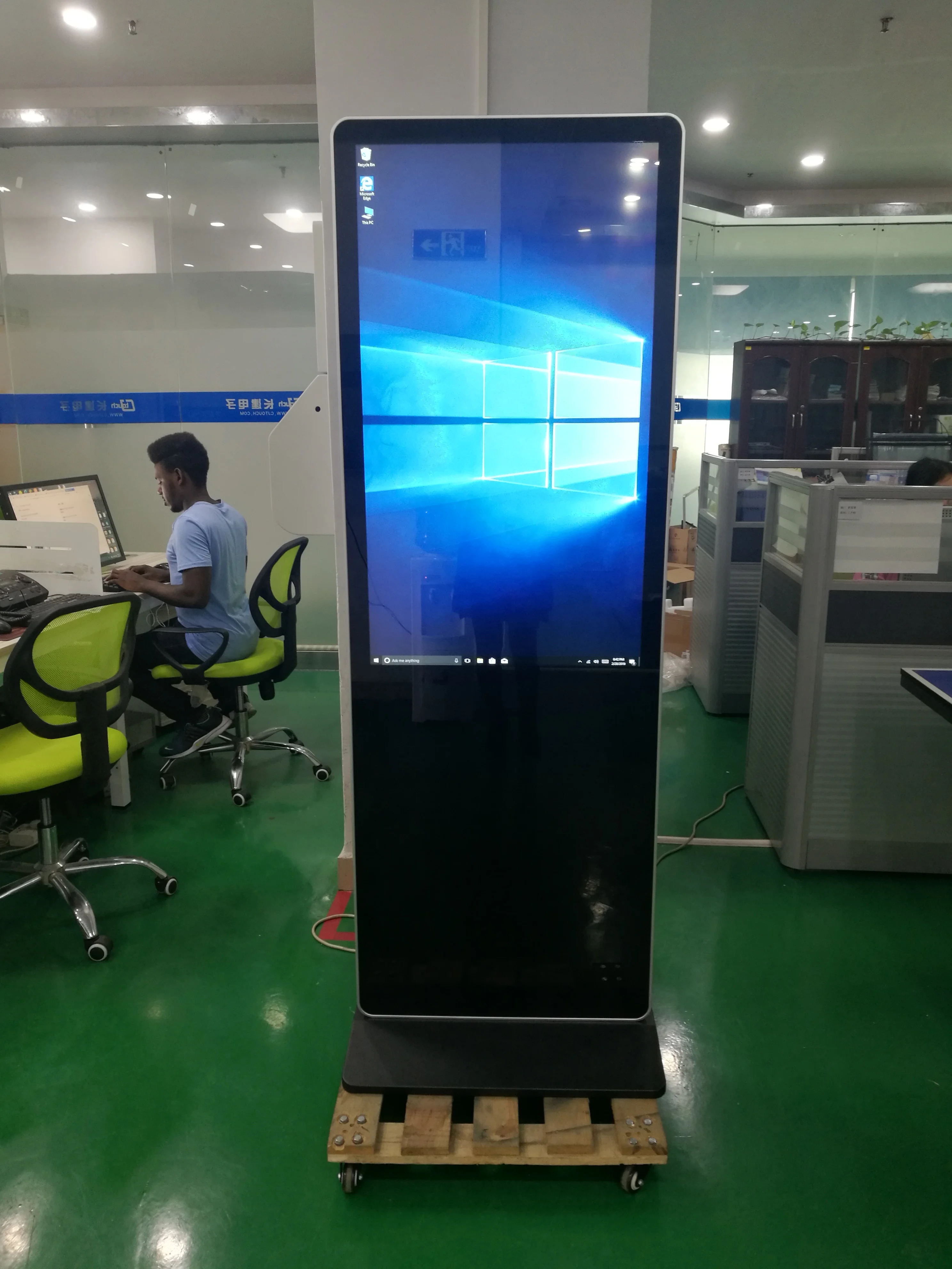 Многовалютный дозатор монет и оплата cjtouchInformation Tickting Queing проверка Mulitmeida интерактивный киоск