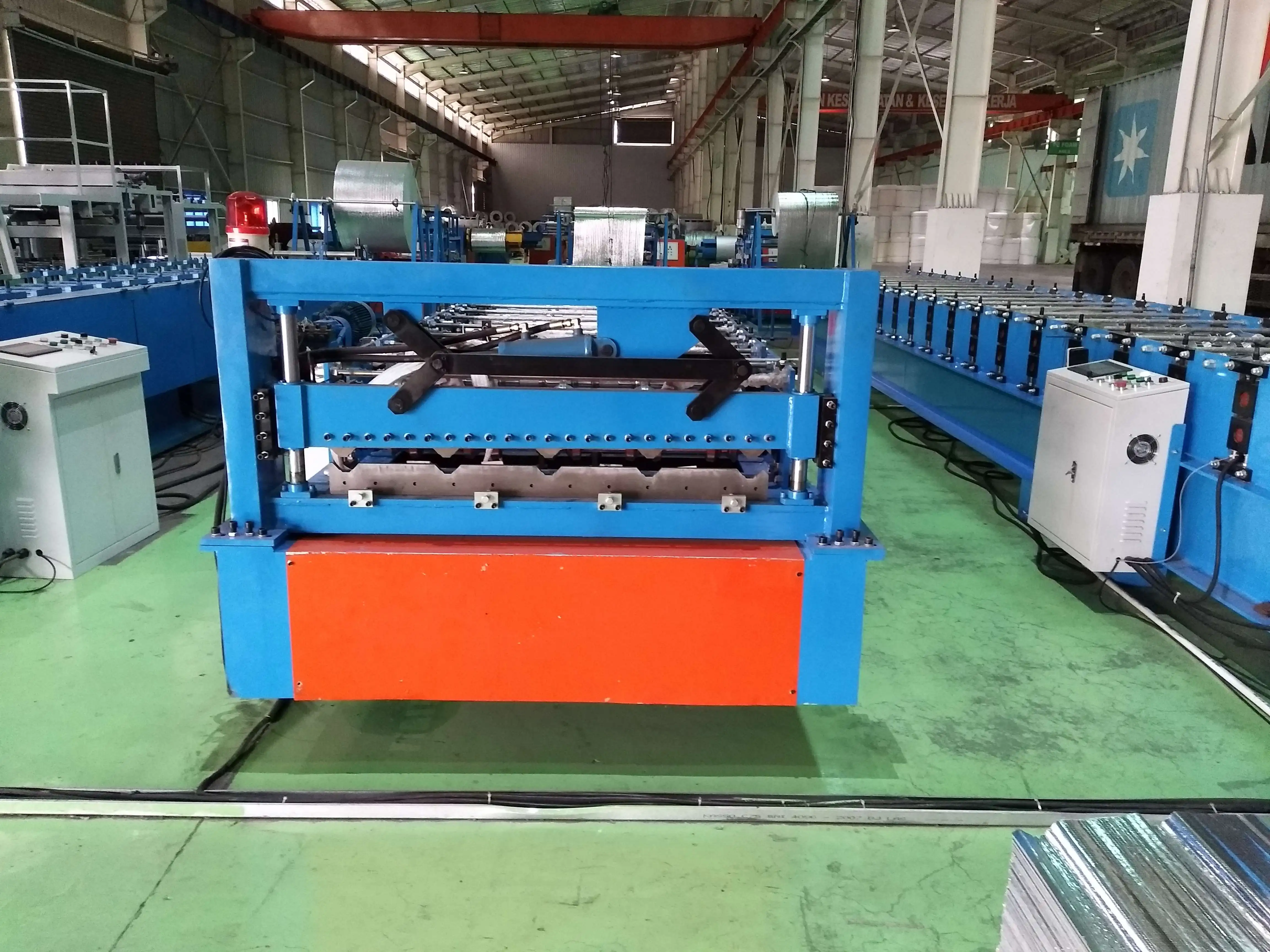 Trapezoidal  roof panel roll forming machine