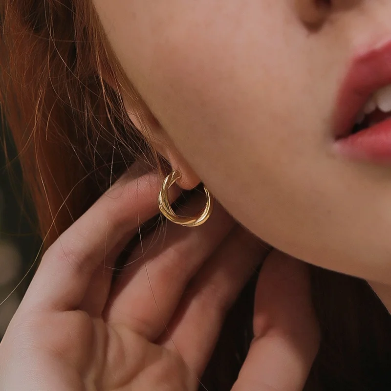 
E1179 Minimalist European Fashion Jewellery 18K Gold Twisted Circle Hoop Earrings Silver 925 Earrings Women 