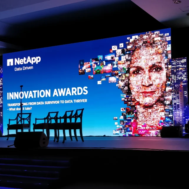 Small Pixel UHD Screen Indoor P2.5mm LED Display Panel for Rental/Hire