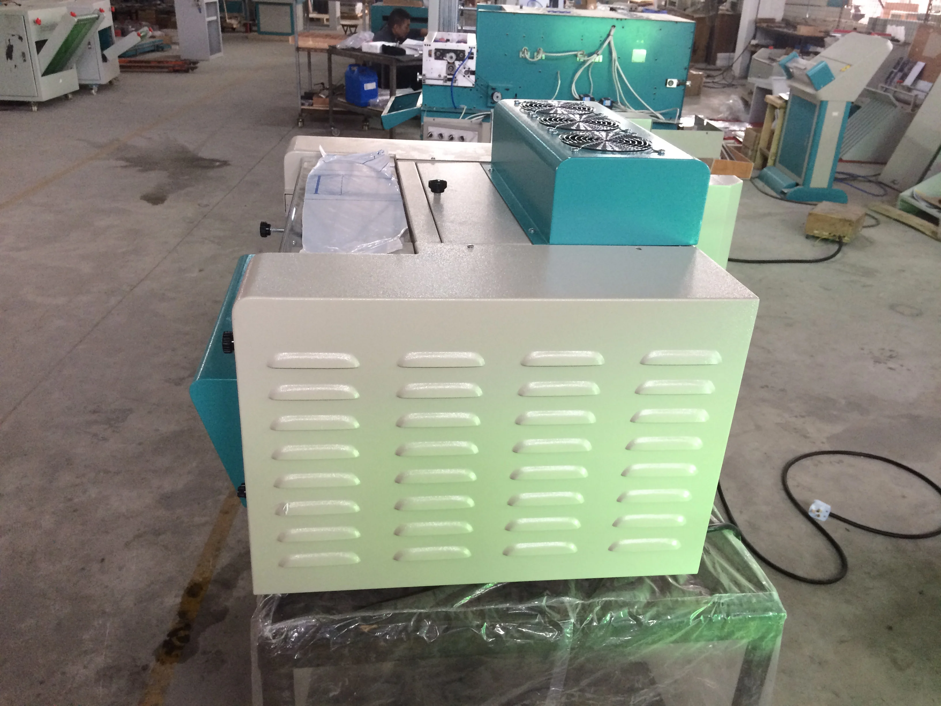 
Wholesale Price High quality 14 Inch A4 paper desktop uv coating machine 