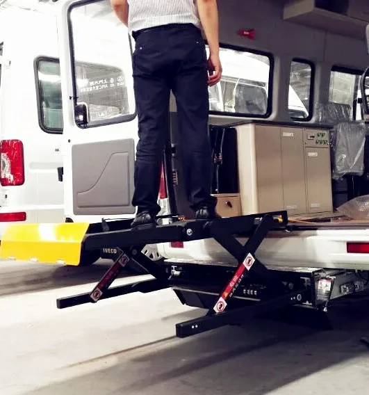 Outdoor Electric Hydraulic Wheelchair Lift for Van Car Wheelchair Vertical Lifting Table for Disabled Elderly Handicapped