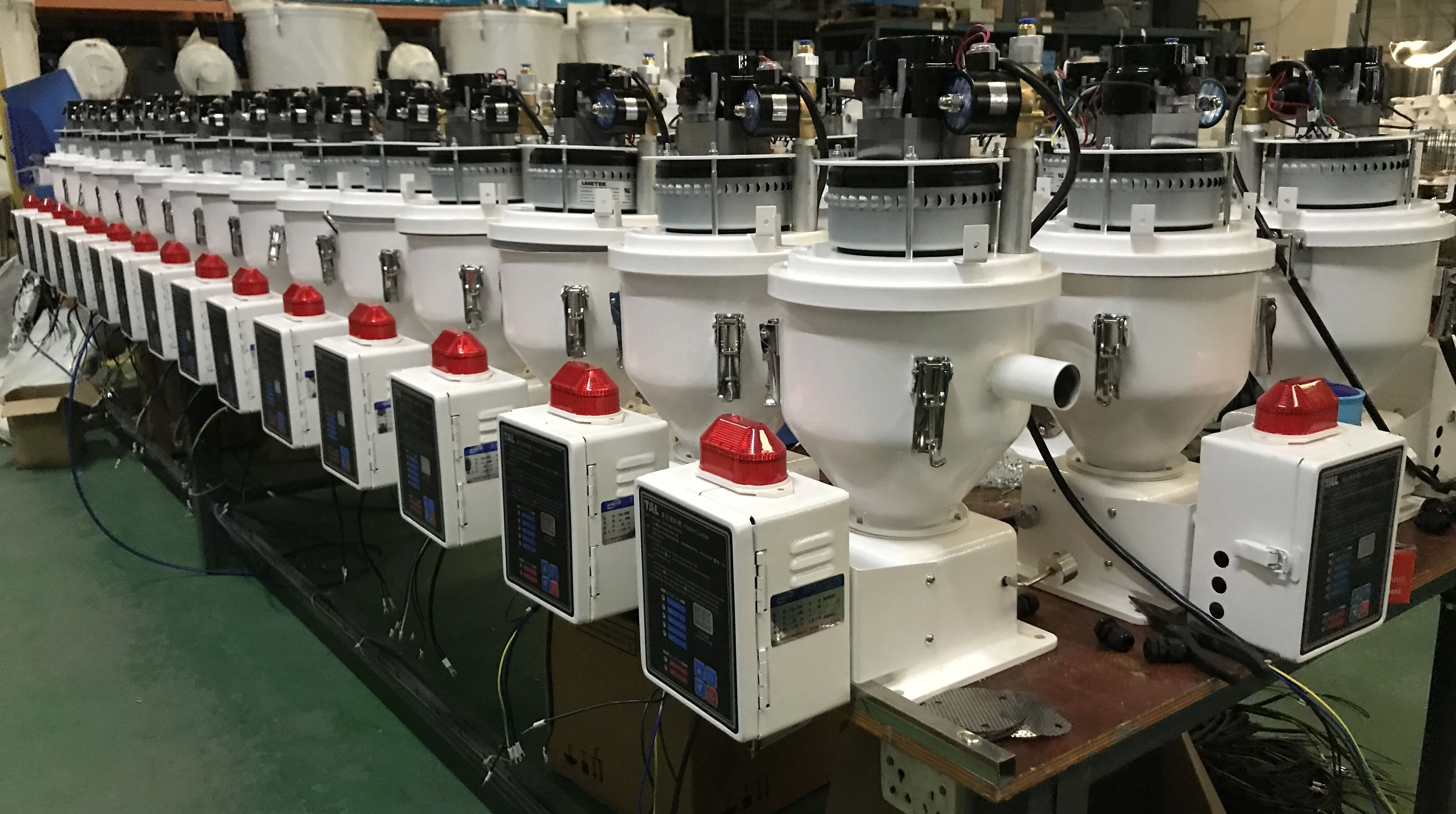 TAL-300 plastic material hopper autoloader