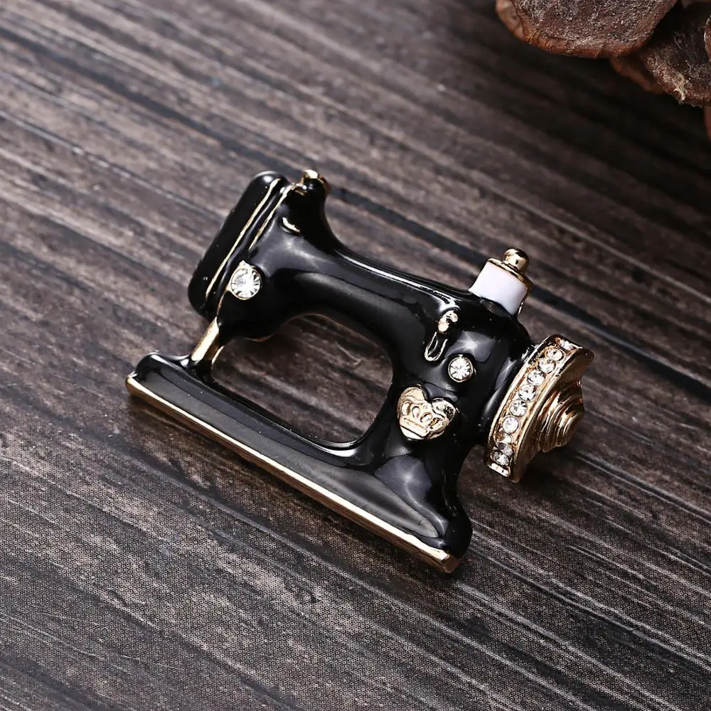 Thimble needle thread seamstress black sewing machine brooch Women pin brooches Enamel pins Denim Pin Badge Gift Jewelry