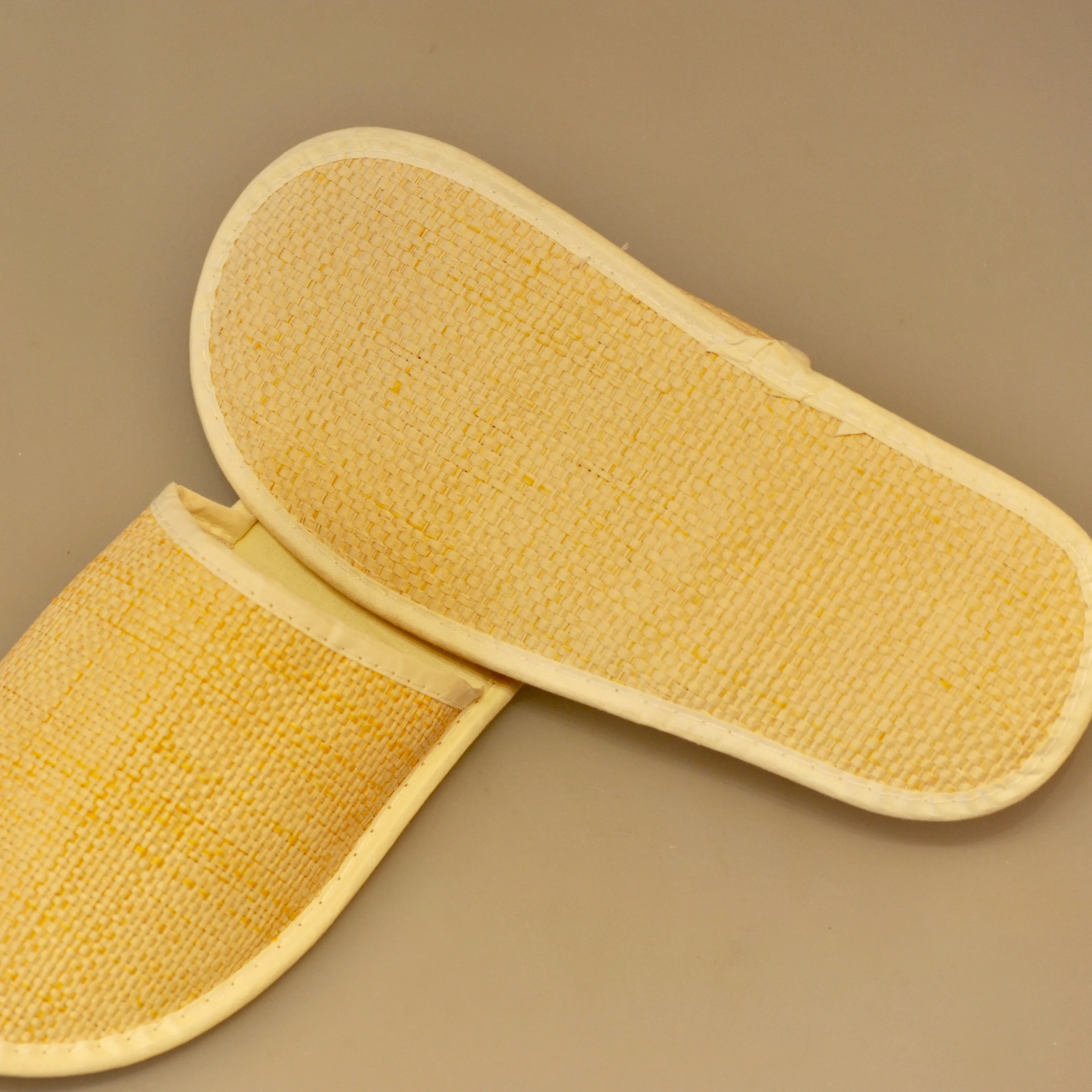 
Eco friendly disposable paper fabric slipper for hotel and bathroom 