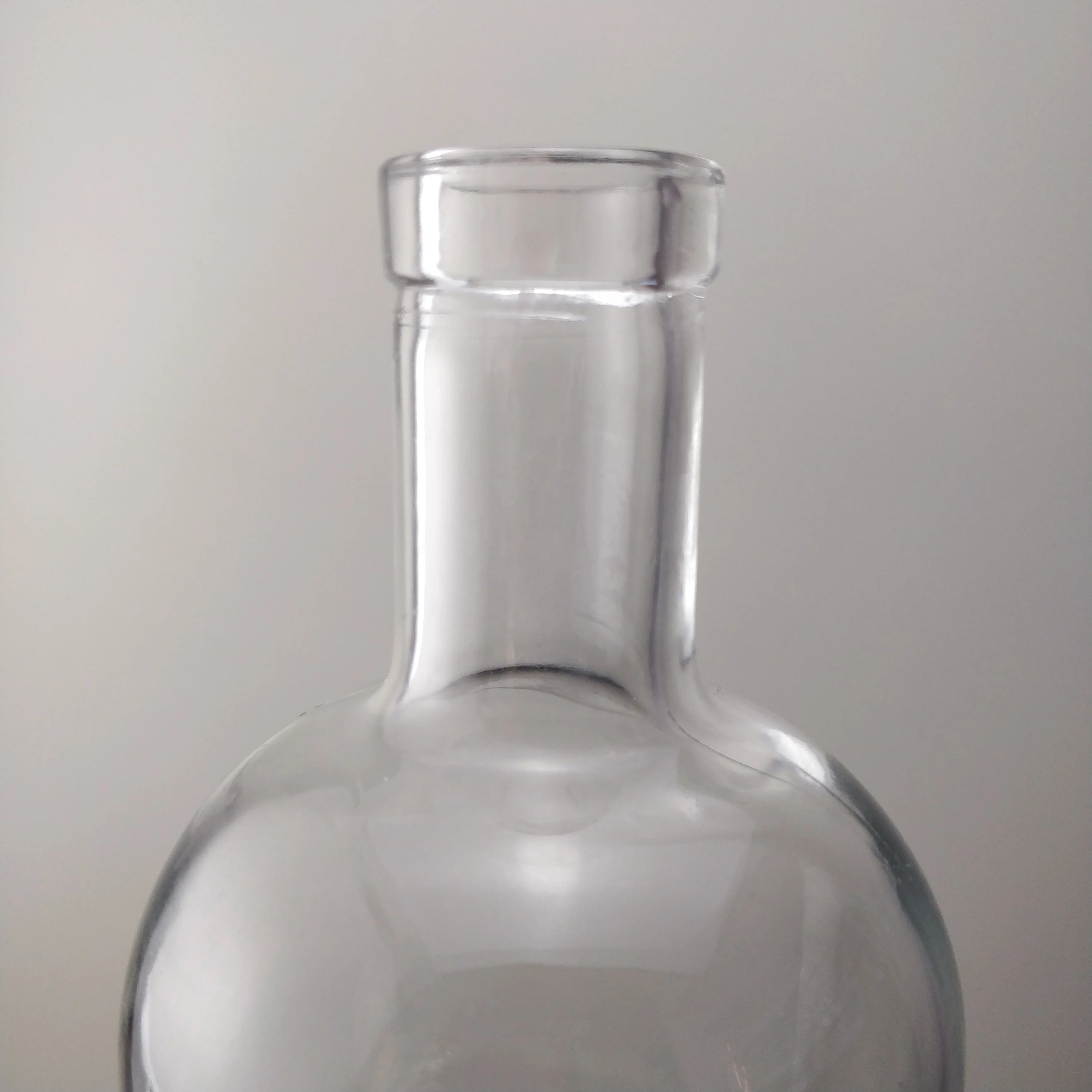 
RSG wholesale Nordic Type 75cl Gin Rum Liquor Container Cylinder Round Shape Glass Alcohol Spirit 750ml Vodka glass Bottles 