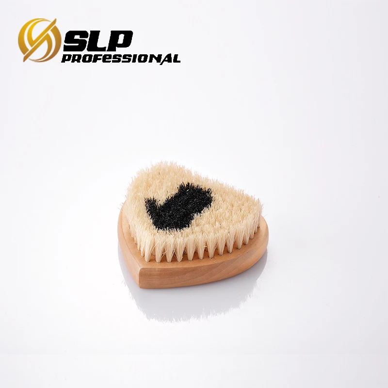 Деревянная щетка в форме сердца для чистки обуви