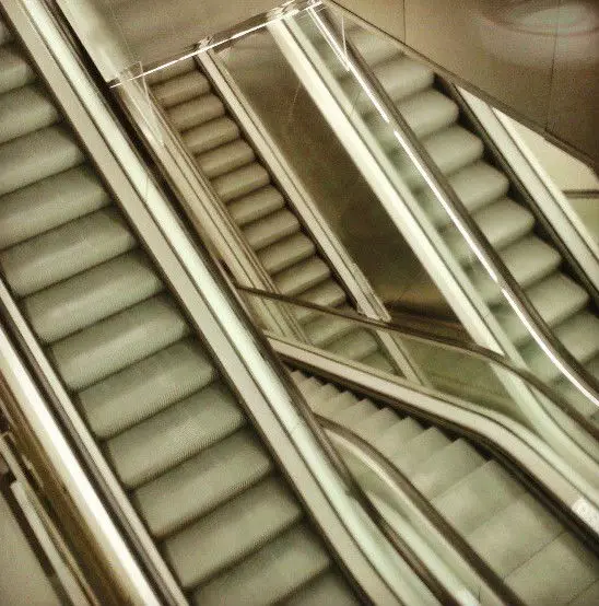 SRH закрытый эскалатор китайский производитель