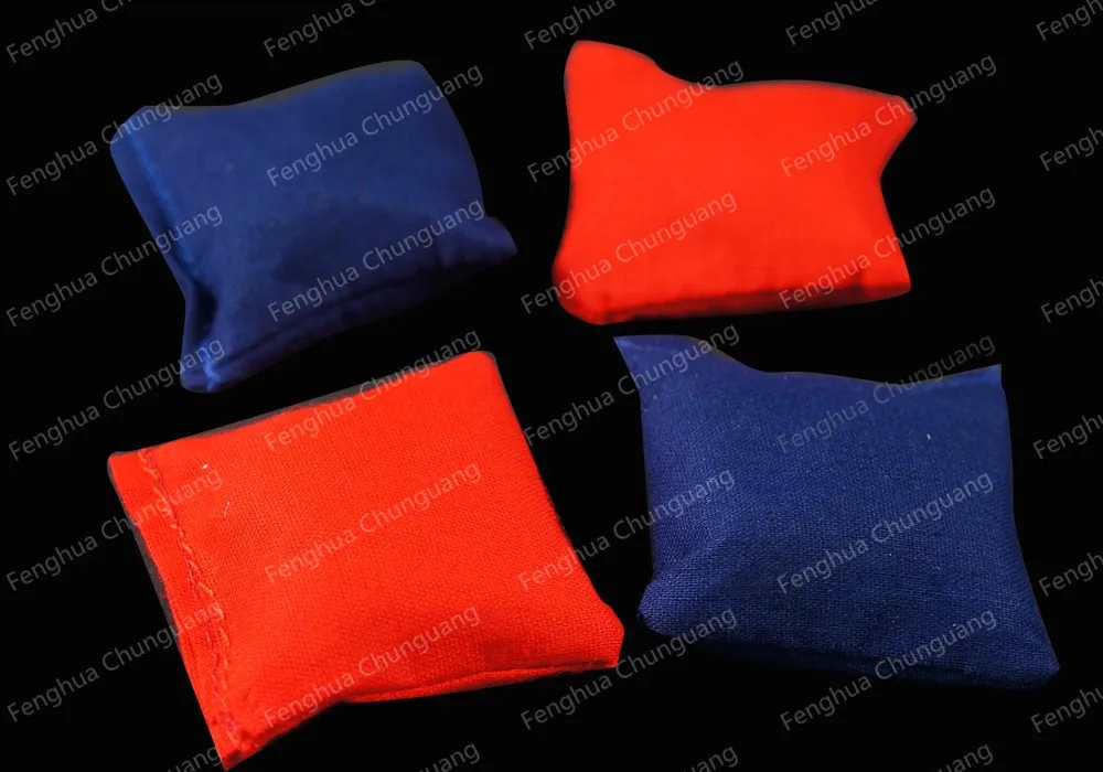 customized classical promotional wooden Bean bag toss game set in paper box for kid