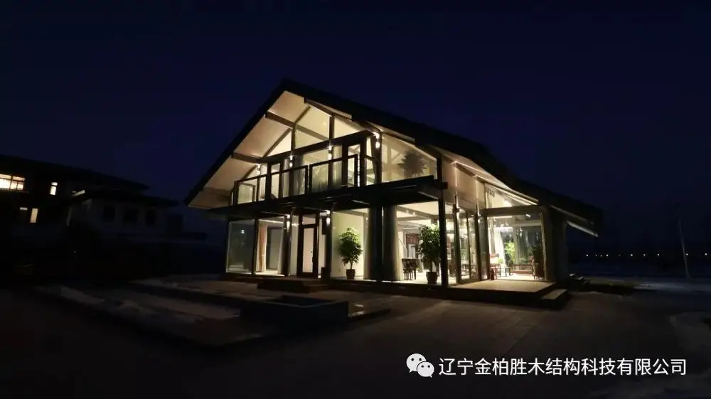 Prefabricated wooden house villa with big window