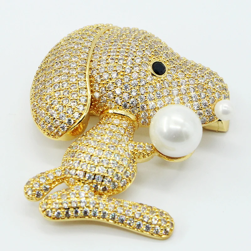 Cute Snoopy Brooch For Children Souvenir  With Zincon Silver  & Gold Color High Quality Material