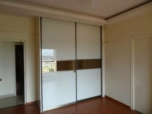 Luxury customized glossy lacquer door wardrobe