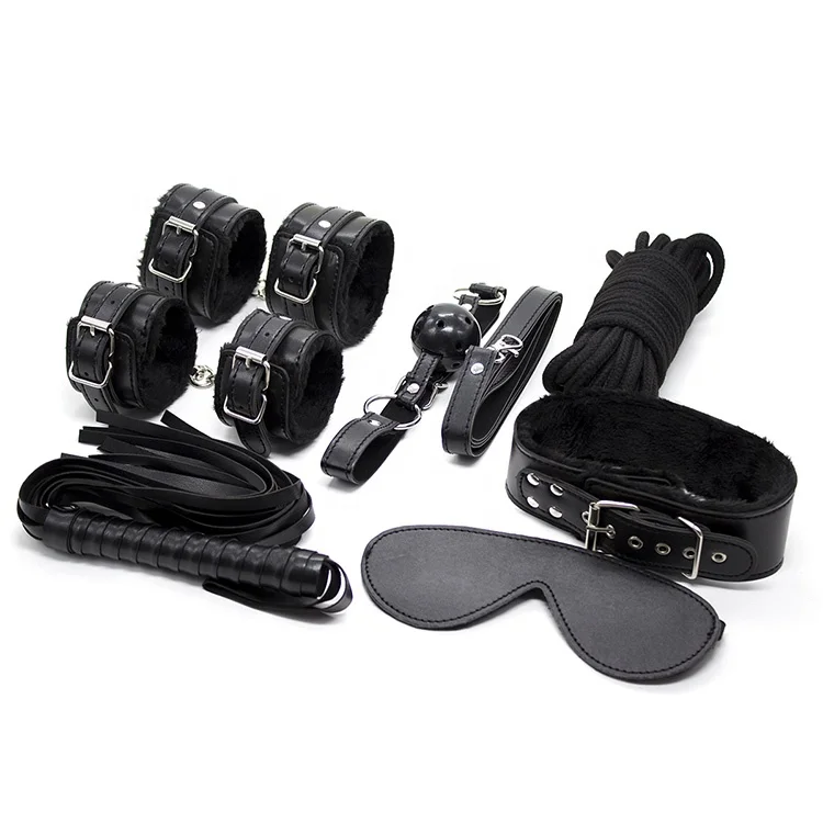 SM slave sex toys of fox fur cuffs, Black  bondage restraints set