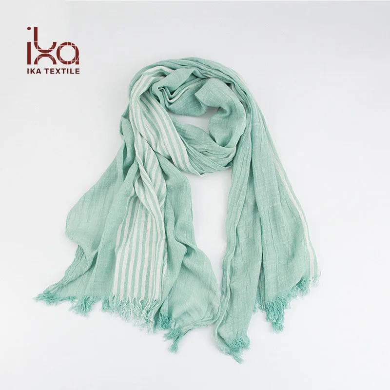 Оптовая продажа человек пользовательские полосатый пряжи на основе красителя тканый хлопок вискоза хиджаб шарф в полоску