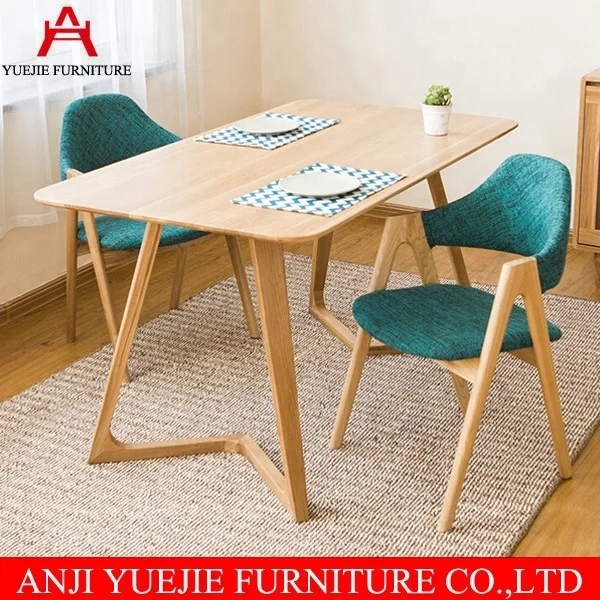 
European Style Wooden Dining Table And Chairs Set 