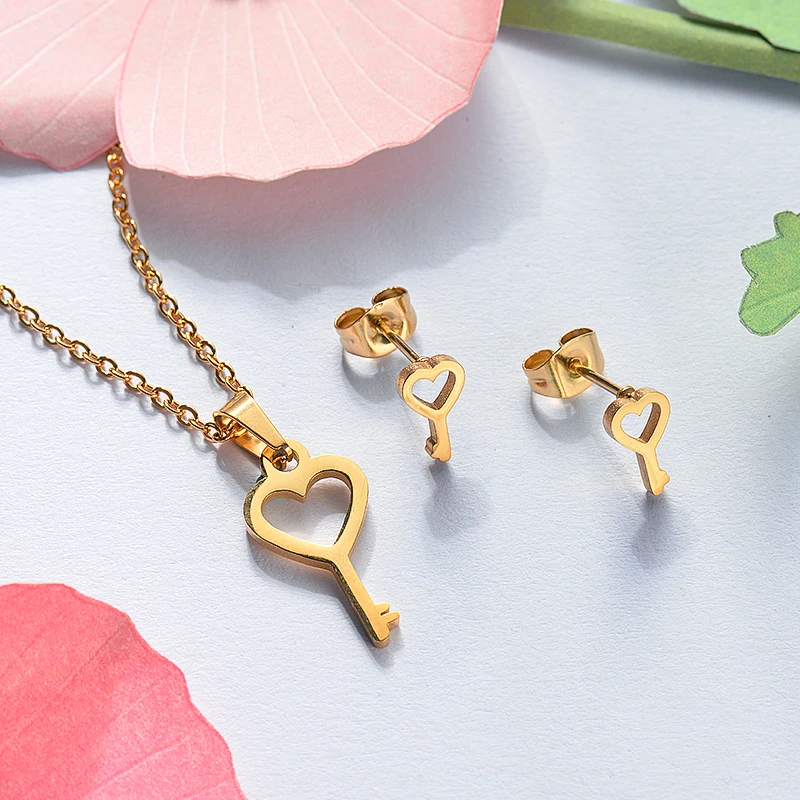 Baoyan cheap gold 18k gold lacie heart jewelry fashion love key necklace set for women