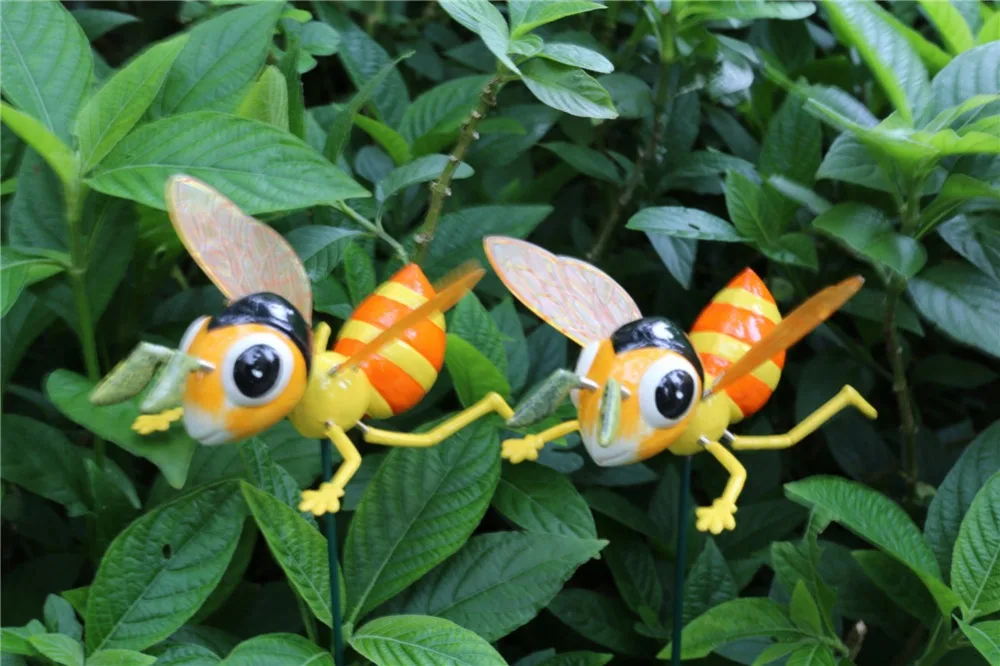 Factory Wholesale Multicolor Plastic Bee Garden Stake Insect-Design Landscape Decoration Indoor Yard Ornament for Edging Decor