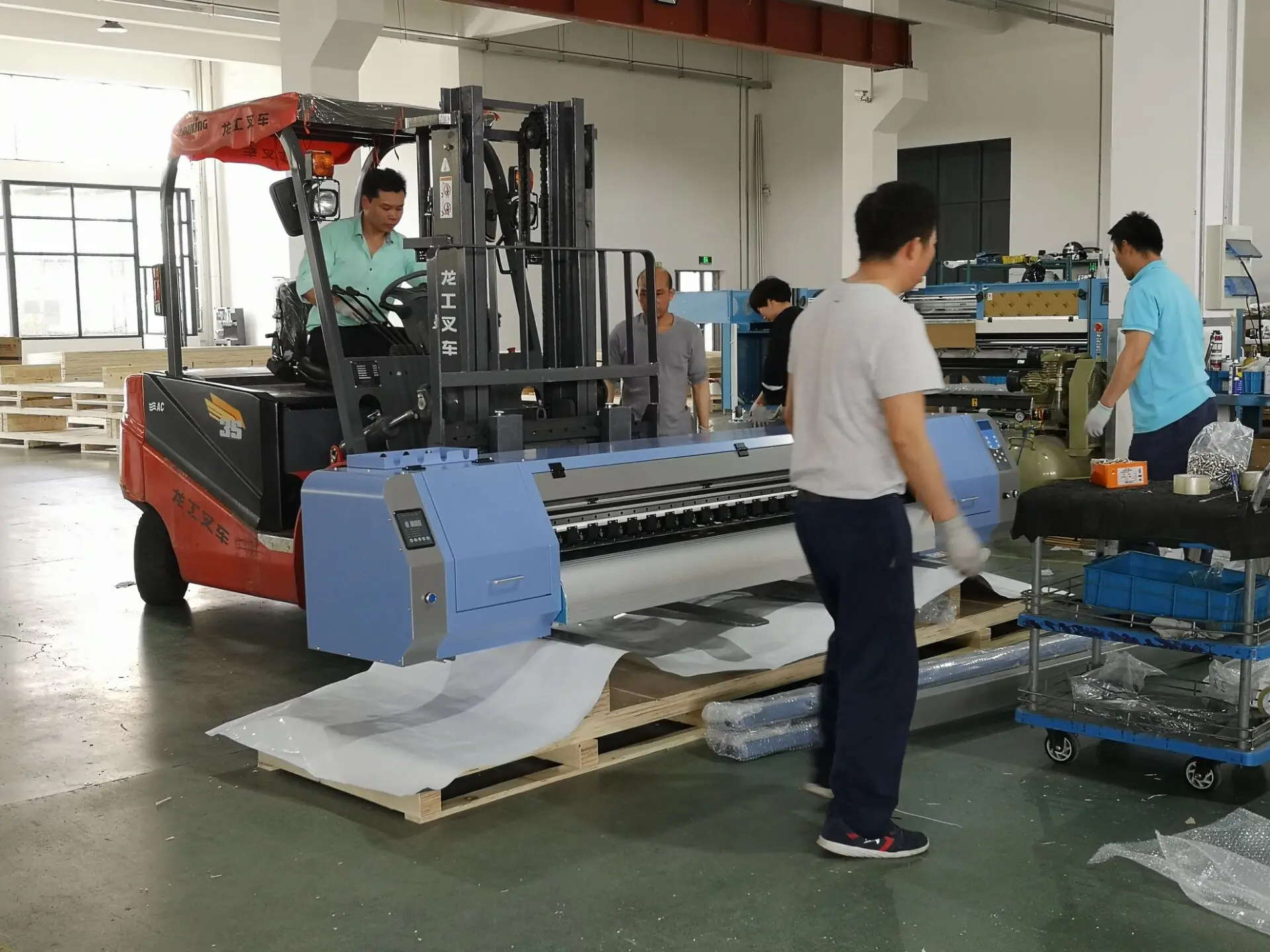 1.8m 4 Head 4720 Sublimation Printer Rolling And Winding Behind