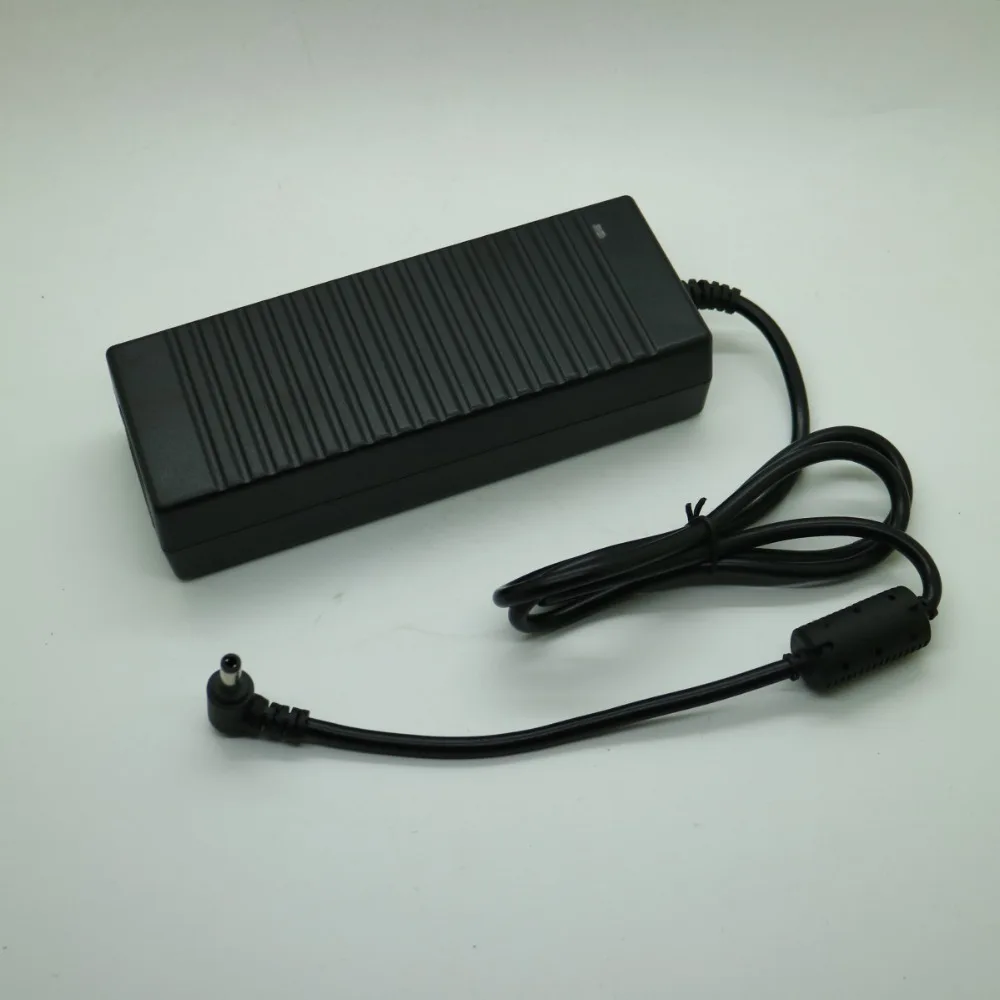 Adapter DC 12V 10A 100V-240V AC 5.5mm x 2.1mm for surveillance cameras, filters for signal isolation
