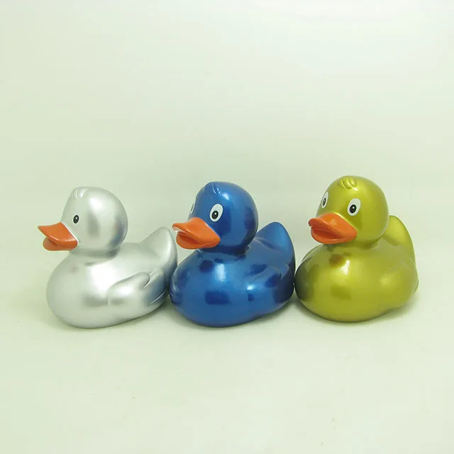 Custom  Plastic PVC Vinyl Bath toy with Logo Printed floating black bath rubber black duck with golden beak for kids