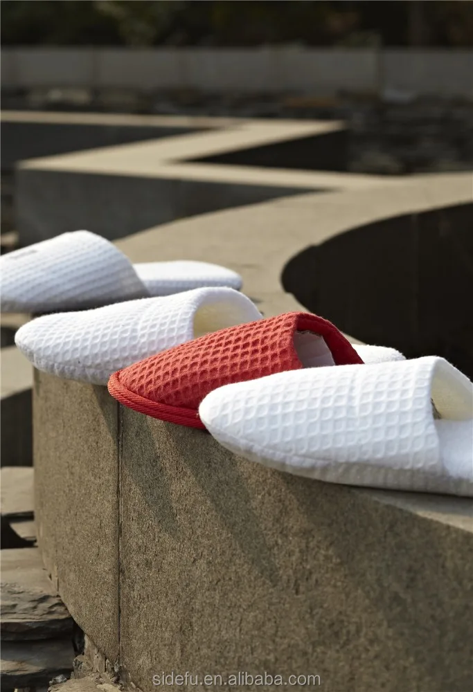 Cheap EVA Sole White Waffle Wholesale Hotel Slipper with Logo