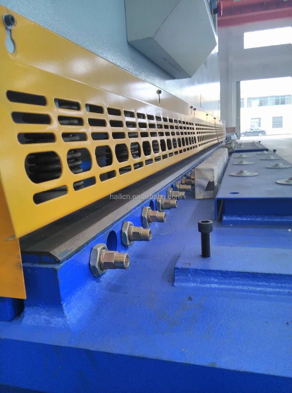 
EURO Design QC12K 6x3200mm Metal Sheets Hydraulic Guillotine Plate Shearing Machine 