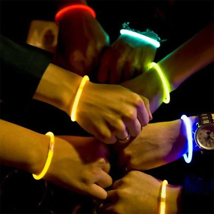 8 GLOW BRACELET COMBINED WITH CONNECTOR AND GLOW STICKS PACKED IN TUBES OF 100PCS