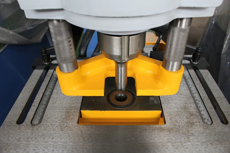 Universal OEM Hydraulic Ironworker Combined Punching and Shearing Machine Multi Function Ironwroker Machine Angle Metal Working