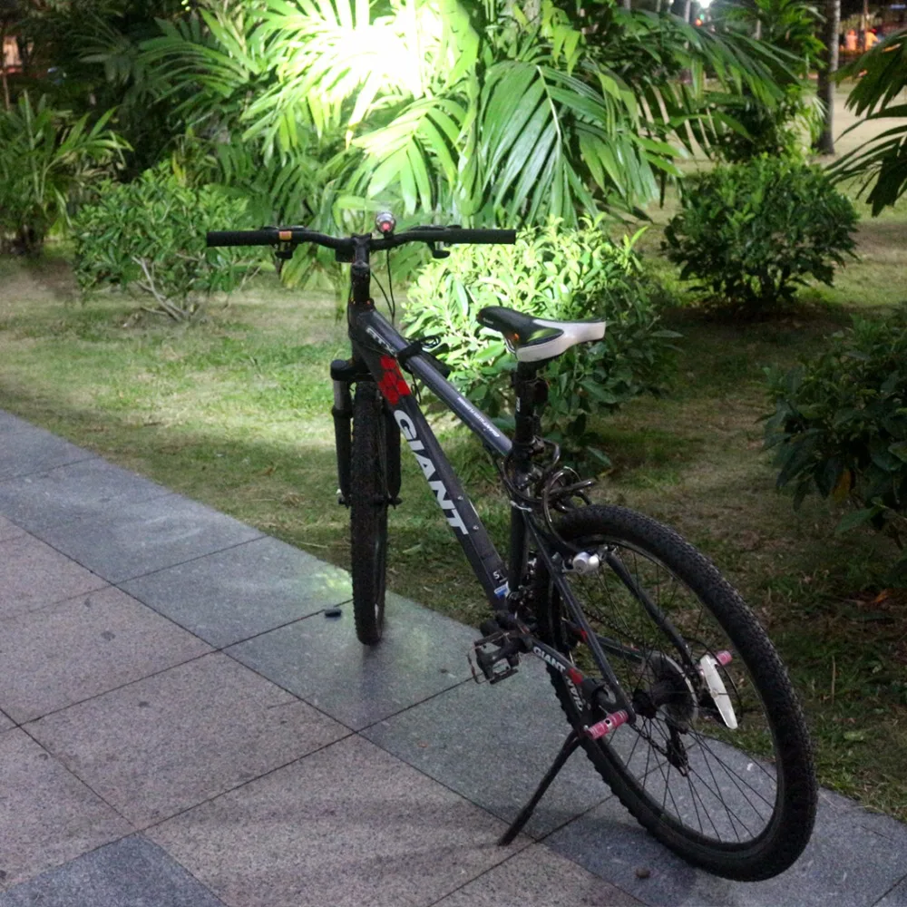 1200 Lumens  Powerful Bright  Bike safety Light  with  8.4v rechargeable battery pack waterproof Bike Headlight