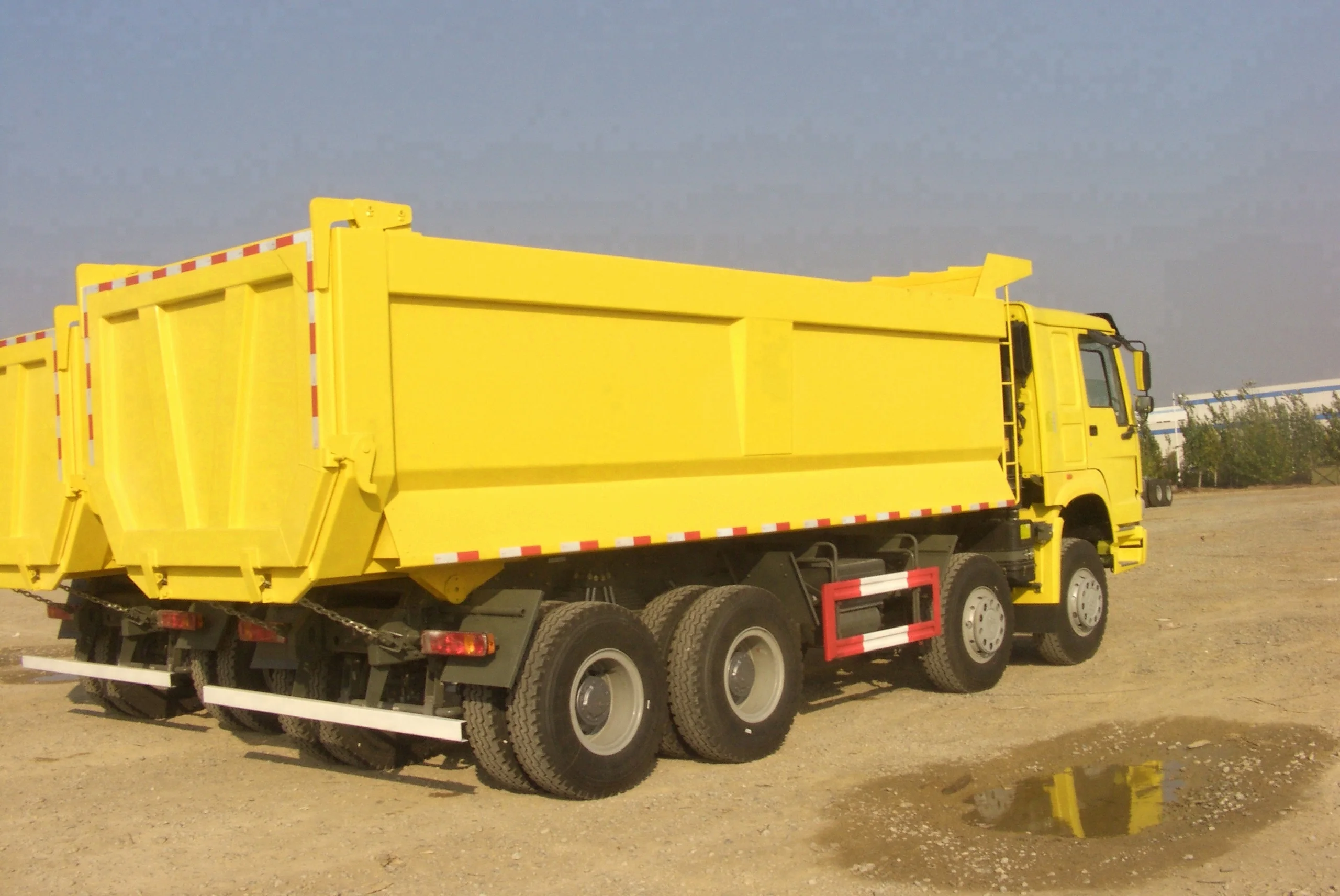 SINOTRUK HOWO 8x4 Tipper 25000 gross weight Dump Truck