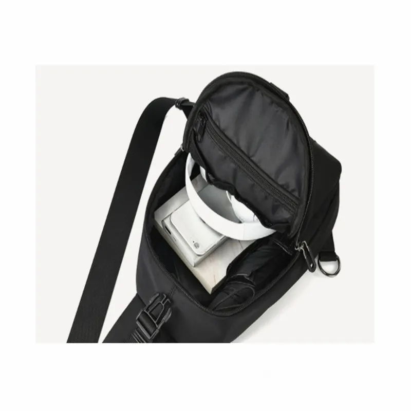 2019 newest  fashion chest travel  sport bag  Mens Shoulder Pouch bag for Traveling and some accessories