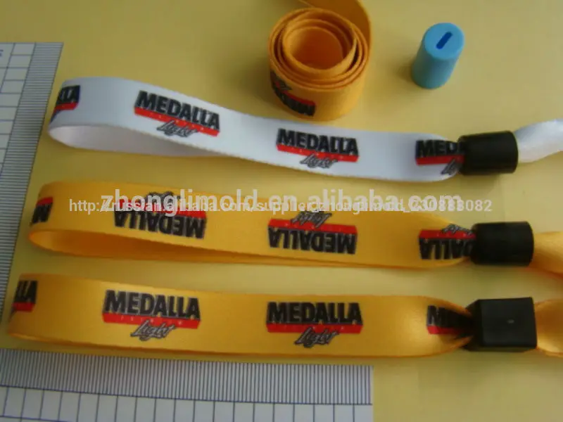 рекламные пользовательских фестиваль ткань браслет с пластиковыми блокировки для партии, клуб, концерт, события