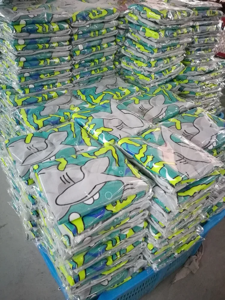 OEM factory or stocked designs HOT sale wholesale cheap advertising logo 100% cotton bird cartoon kids hooded poncho towel