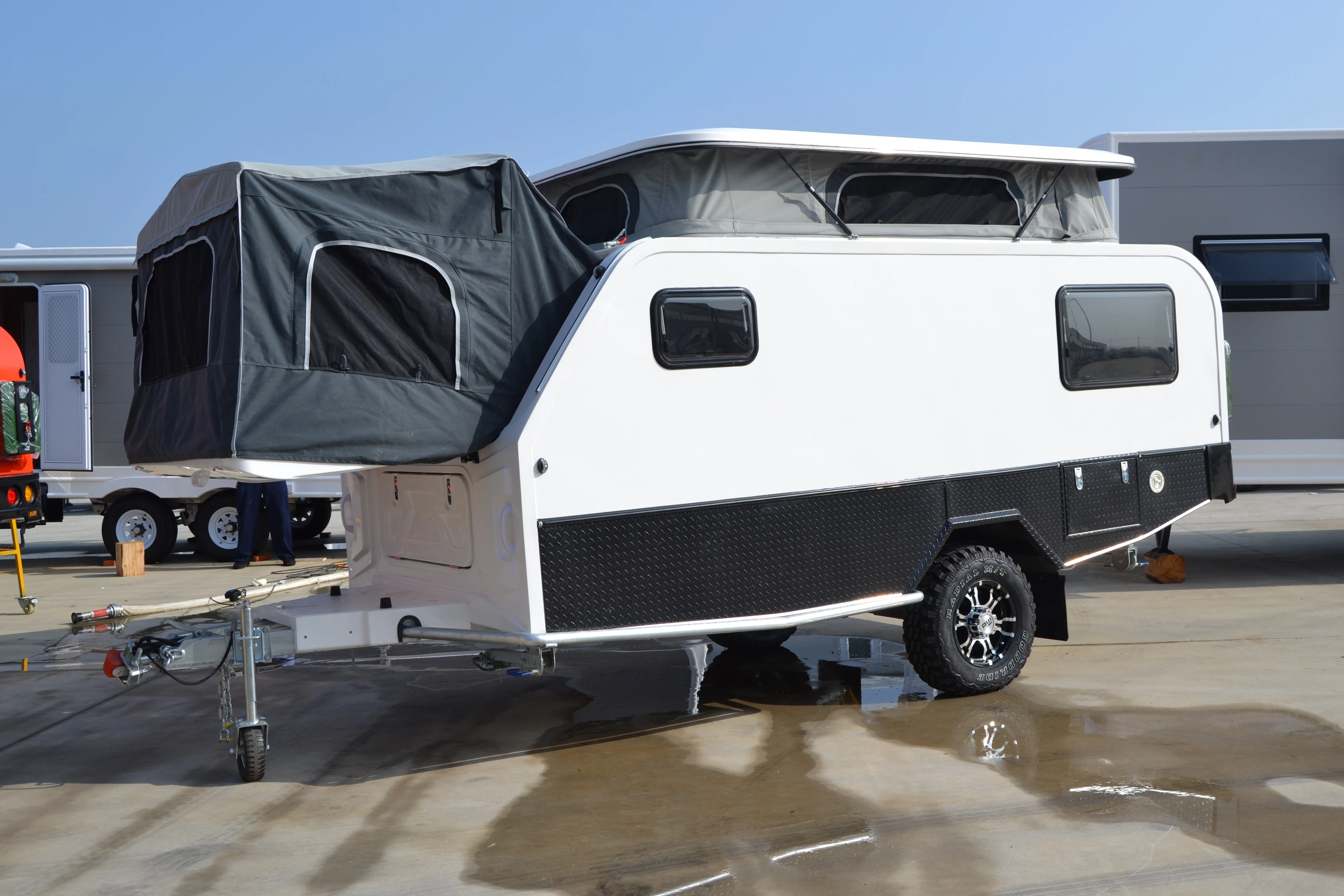 China Manufacturer OEM Travel Teardrop Caravan For Sale