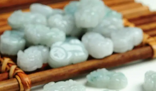 Natural jade a cargo jade carved Burma parts lucky small pendant jewelry jade Pixiu DIY accessories