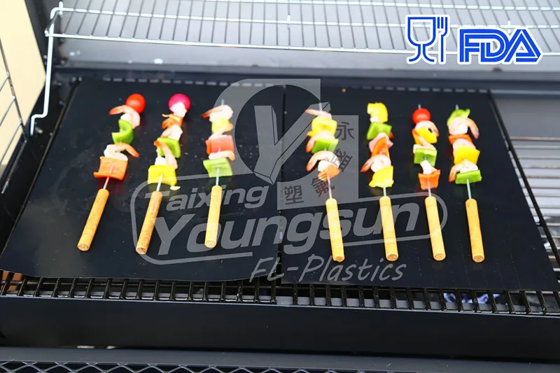 Non-sick PFOA free heat resistant bbq cooking mat