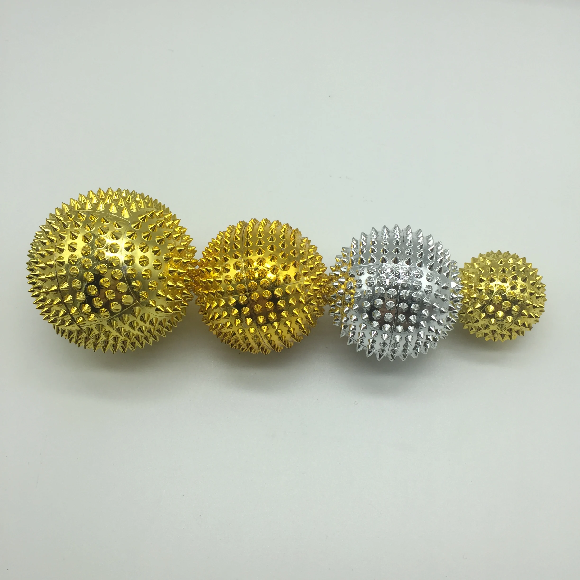 Handheld Magnetic Massage Ball Palm Spiky Massage Ball  Hand Massager Roller Ball Tissue Magnetic Plastic Hand Palm