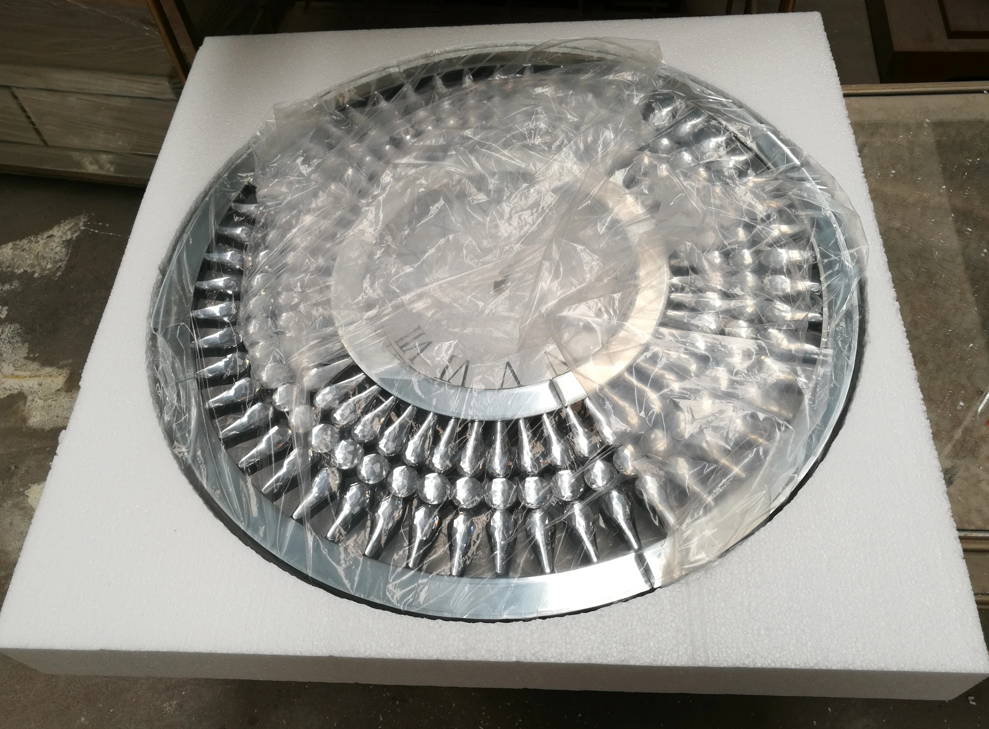 UK Design Crystal Diamond Wall Mirror Decorative Wall Clock