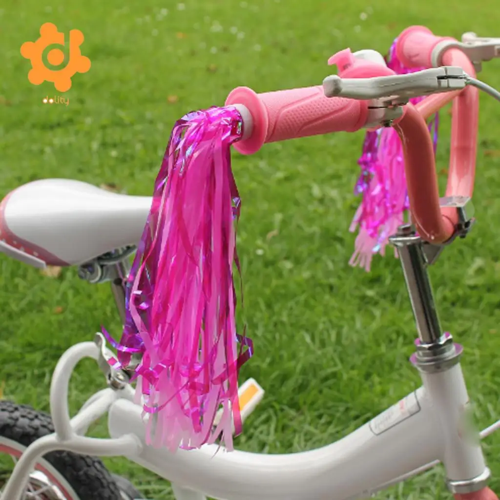 bicycle handlebar grips with streamers