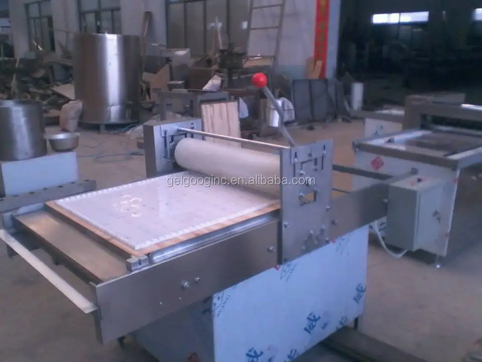 Peanut Brittle Candy Making and Cutting Machine/Peanut Brittle Bonbons Moulding et la machine de coupe