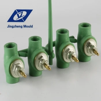 Пользовательский пластиковый фитинг для труб с латунными деталями, фитинговая форма