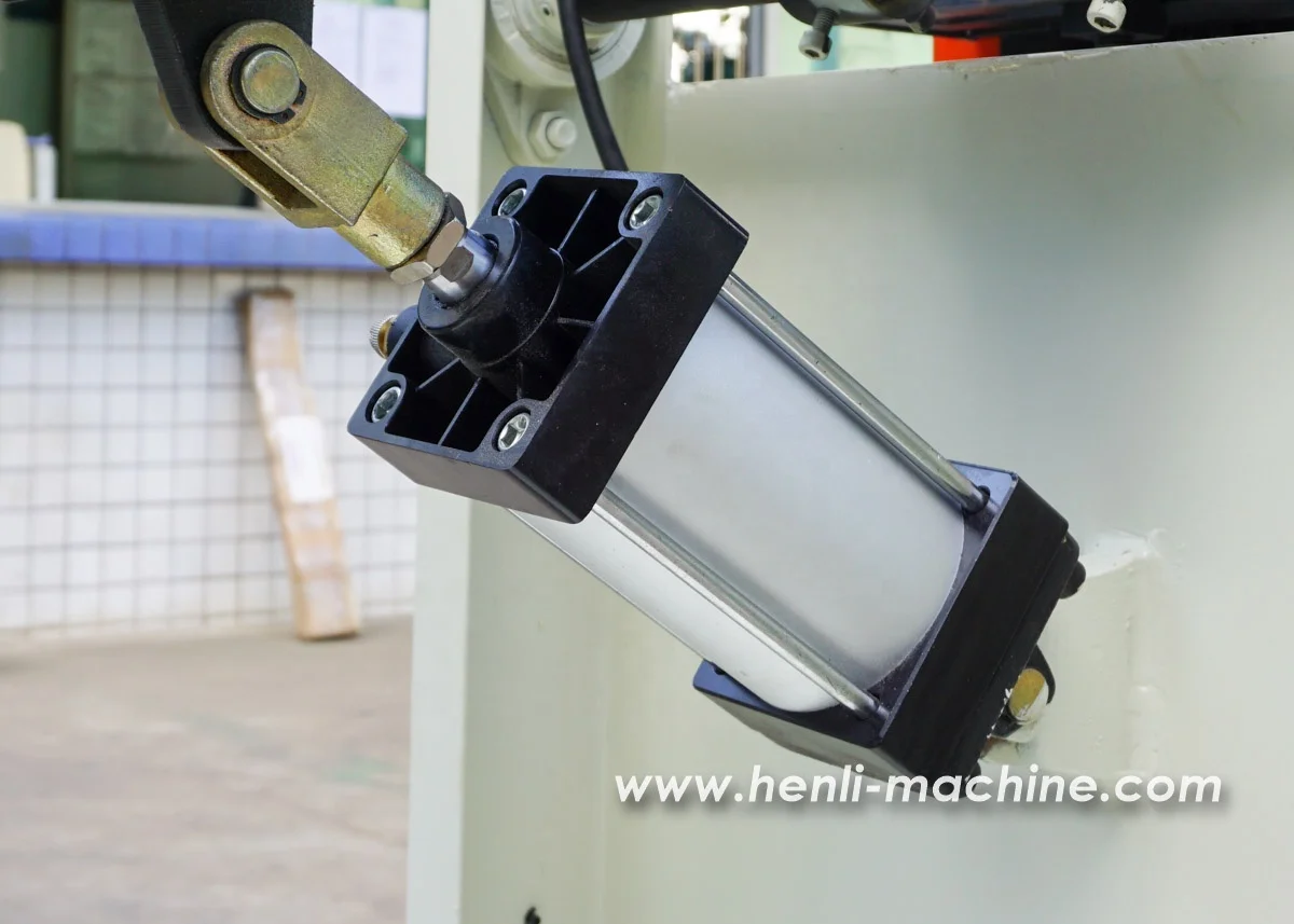 SHL-200 2 In 1 Automatic Uncoiler With Straightener Leveler And Decoiler Machine