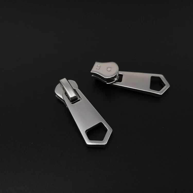 Special custom shaped  zipper pullers custom logo Slider Size 7 mould