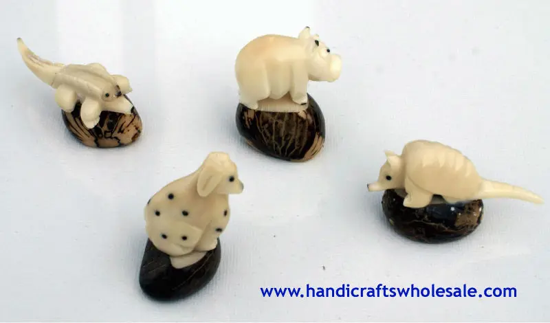 Miniature figurines Tagua Nut Statues Exotic Animals Design Handmade Carving Decoration Great Novelty Gifts Ornament Ecuador Art